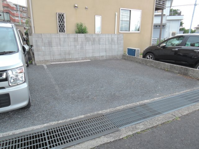 ブルーマーク高槻の駐車場