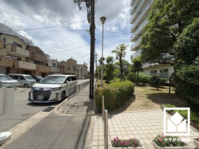 ファミール武庫川東の周辺|充実した収納スペースが自慢の洋室、快適な生活を実現。