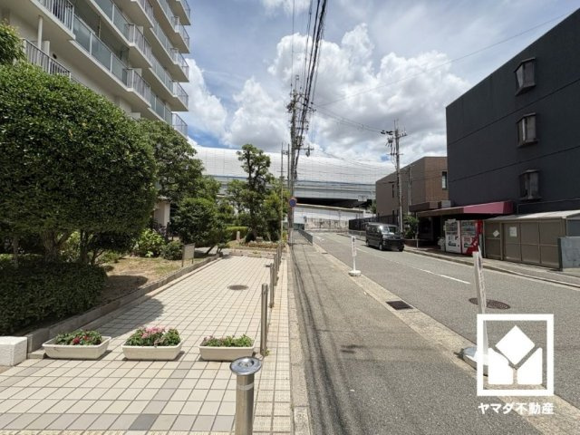 ファミール武庫川東の周辺|お客様用の座布団や寝具も収納可能
