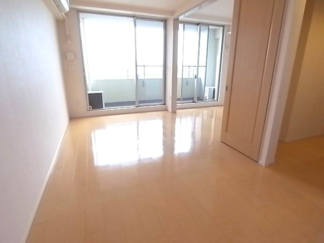 プレミスト神戸ハーバーレジデンスの居間・リビング