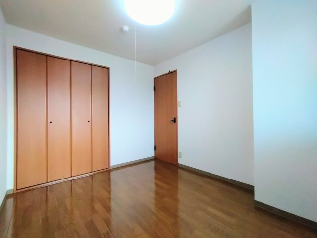 【洋室】 | ポルトファミリア