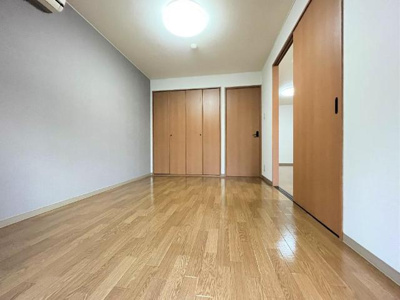 【内装】 | ポルトファミリア | 洋室