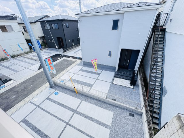 三郷市鷹野４丁目新築戸建【鷹野小学校：9分】の展望|バルコニーより南側眺望・南側駐車スペースで日当たり良好♪