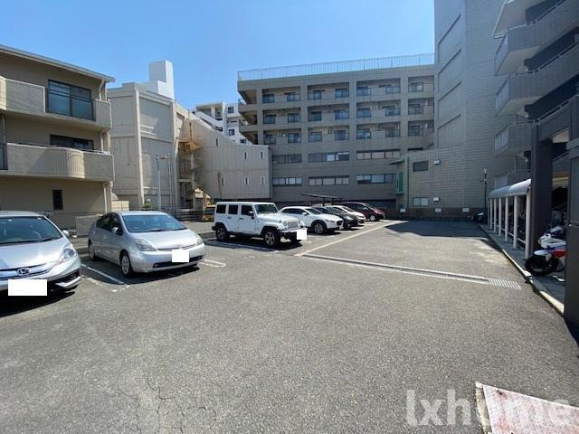 パセオ南茨木の駐車場|駐車場に車を止められます