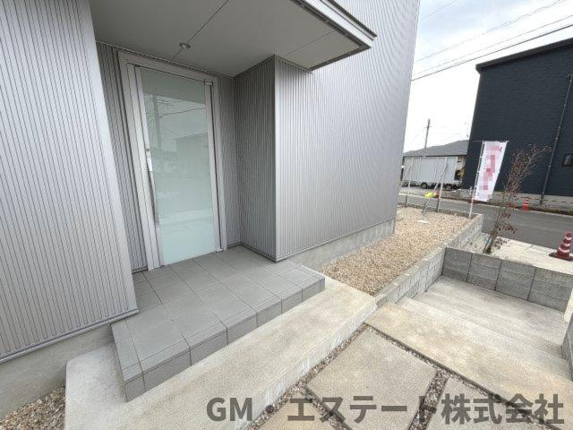 東諸県郡国富町大字木脇　中古住宅（未入居）（B号棟）の玄関