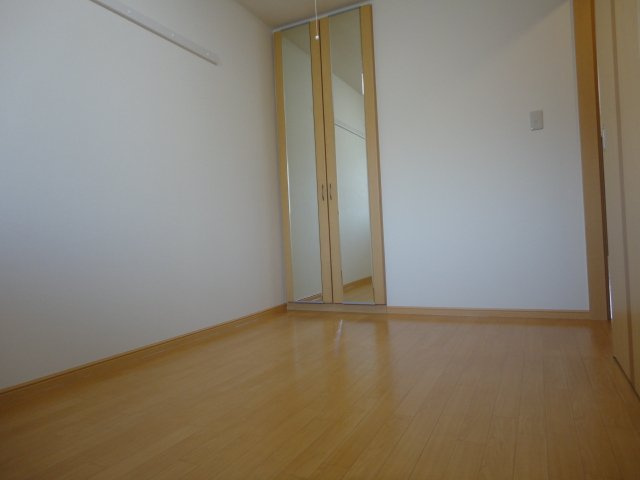 パストラル・ヴィラージュの内装|洋室(姿鏡付きＣＬ)