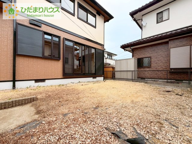 日立市東金沢町5丁目　中古戸建の庭|"日当たりの良い広い庭。友人や親せきが集まってＢＢＱをしたり、ペットと遊んだり。
一戸建てならではの楽しさが広がります(*^-^*)"