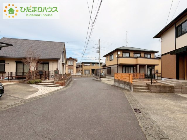 日立市東金沢町5丁目　中古戸建の前面道路含む現地写真|閑静な住宅街です！