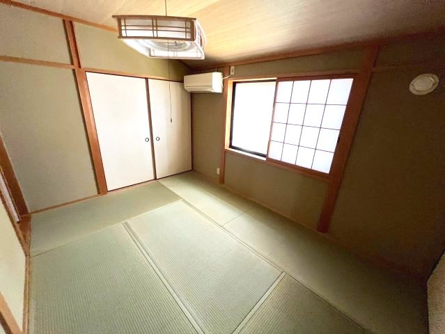 清水町戸建の居間・リビング