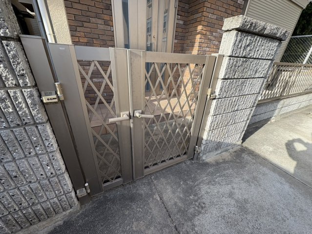 清水町戸建の玄関