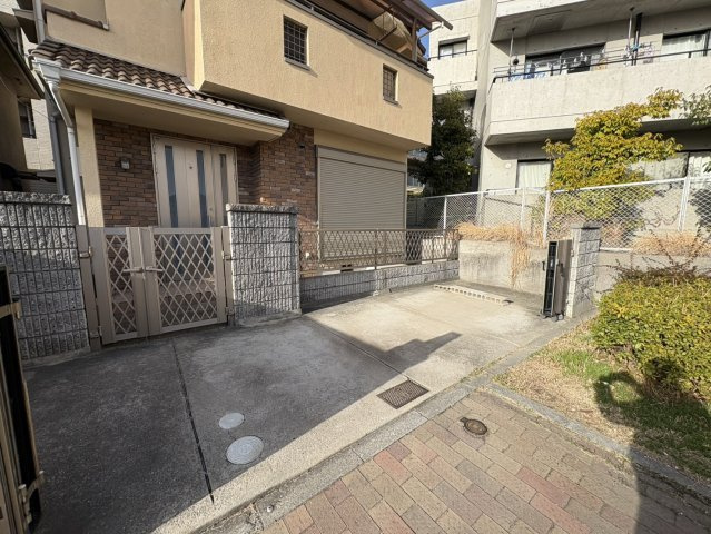 清水町戸建の駐車場