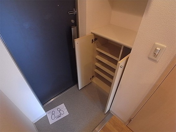 エステムコート神戸ハーバーランド前3コスタリティの玄関