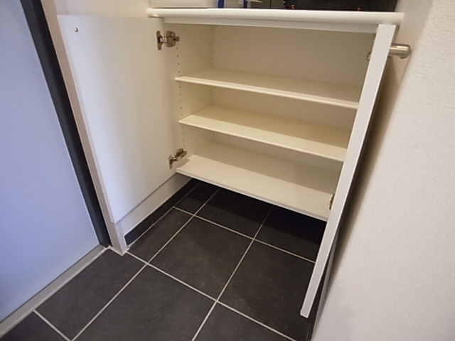 STELLA LUCE北野坂の玄関