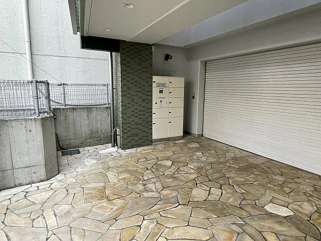 STELLA LUCE北野坂の駐車場