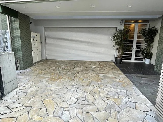 STELLA LUCE北野坂の駐車場