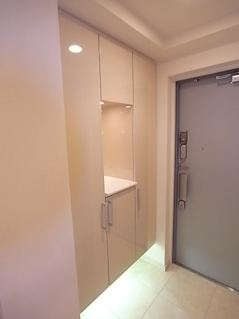 プレミスト神戸ハーバーレジデンスの玄関