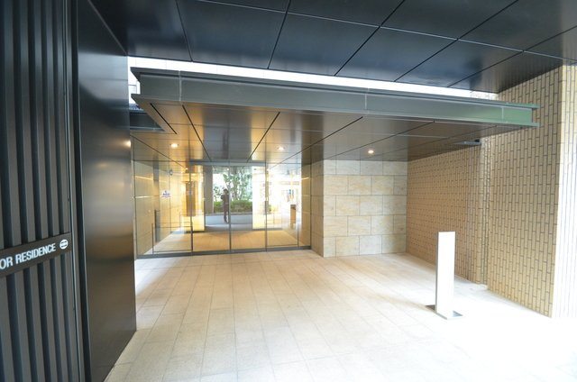 プレミスト神戸ハーバーレジデンスのエントランス