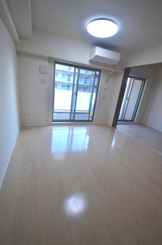 プレミスト神戸ハーバーレジデンスの居間・リビング