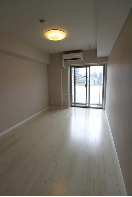 ブレシア新御徒町の居間・リビング