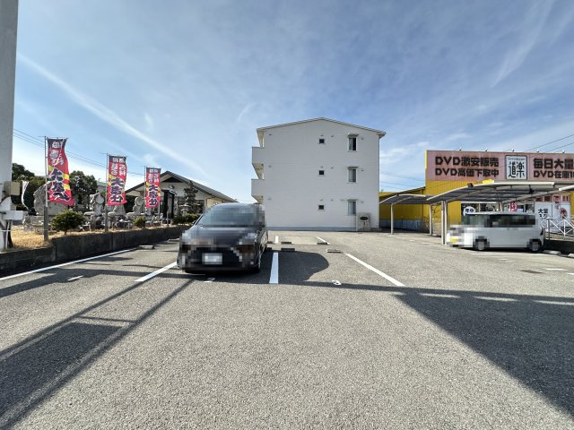 ラ･シェーブル･セゾンの駐車場