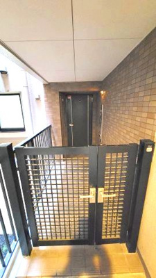 【玄関】 | イトーピア夙川結善町 | 専用ポーチ（門扉付き）