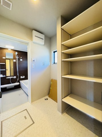 SEA BREEZE RESIDENCE 片瀬山の洗面所