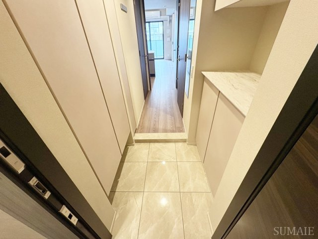 ルフォンプログレ赤羽マークスの玄関|収納もある玄関です☆