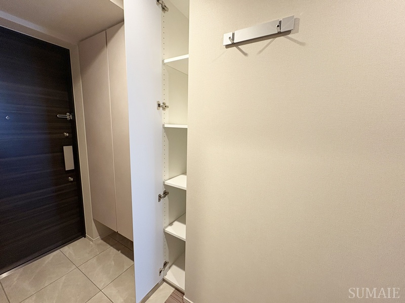 ルフォンプログレ赤羽マークスの収納|玄関収納です☆