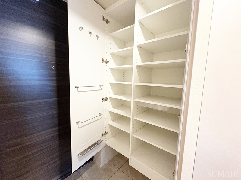 ルフォンプログレ赤羽マークスの収納|シューズボックスです☆