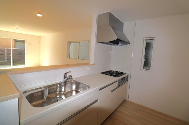 諏訪野町新築戸建のキッチン