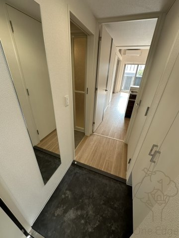 セレニテ新大阪アリエの玄関