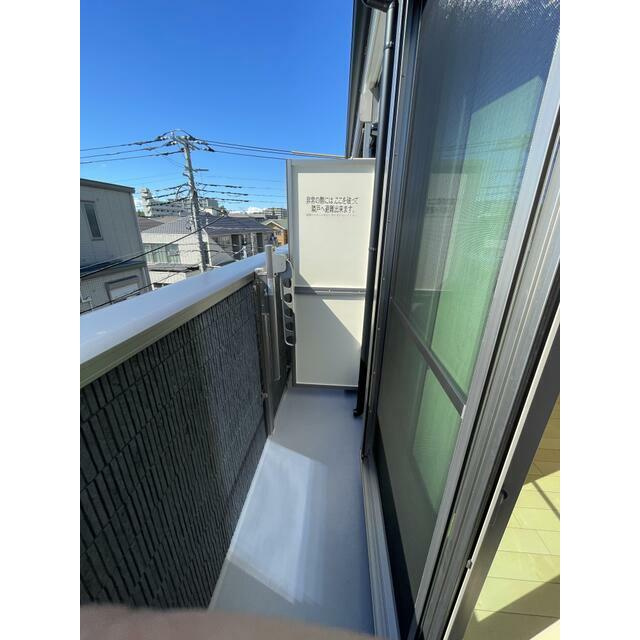 大和市中央４丁目のアパートのバルコニー
