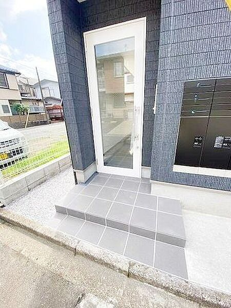 大和市中央４丁目のアパートのエントランス
