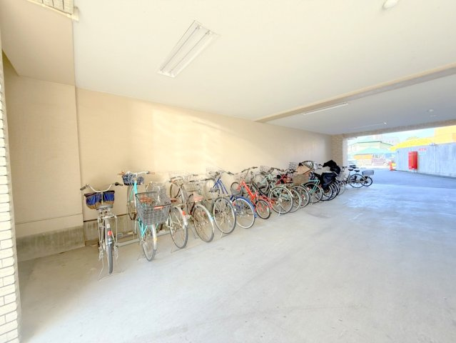 ライフピア柏メゾンラフィーネの駐輪場|共用部・駐輪場