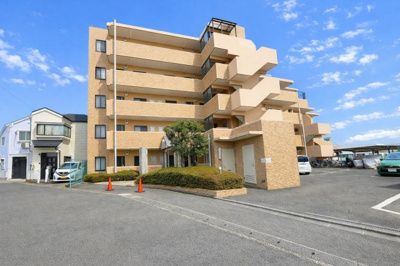 【外観】 | フローレンスパレス左近山　専用庭付きの人気の1階部分/2019年4月リフォーム済