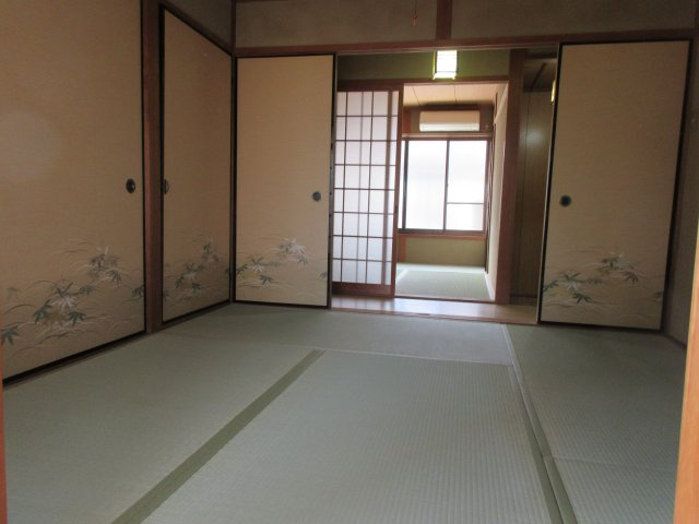 上京区七番町戸建の和室|明るい和室です