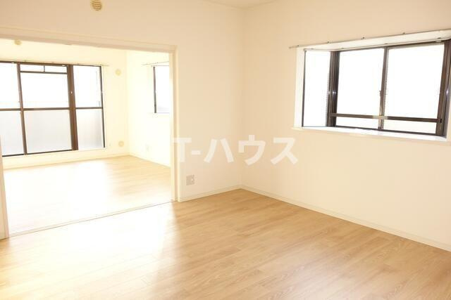 ツインマンションパートⅠの居間・リビング