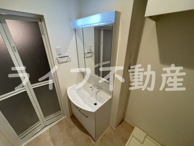エル・ソル旭町の独立洗面台|使いやすい独立洗面台です