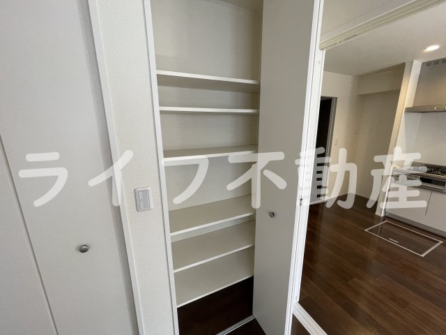 エル・ソル旭町の収納|小物を収納するのに便利です