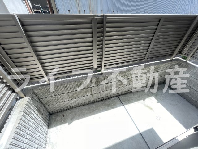 エル・ソル旭町のバルコニー|暖かな日差しのふりそそぐバルコニー