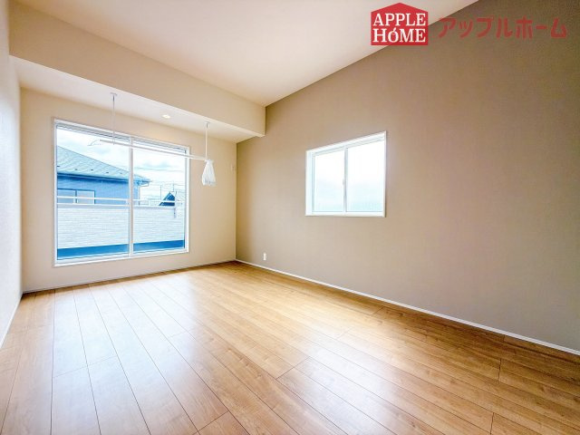 [新築住宅] 深谷市上柴町西1丁目 全4棟の洋室|２階居室は全室収納あり！たっぷりある収納活用でお部屋もキレイを保てます♪