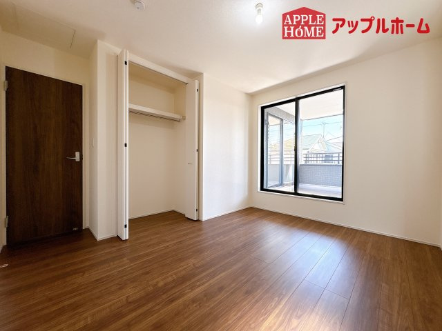 [新築住宅] 鴻巣市東 第4 全4棟の洋室|２階居室は全室収納あり！たっぷりある収納活用でお部屋もキレイを保てます♪