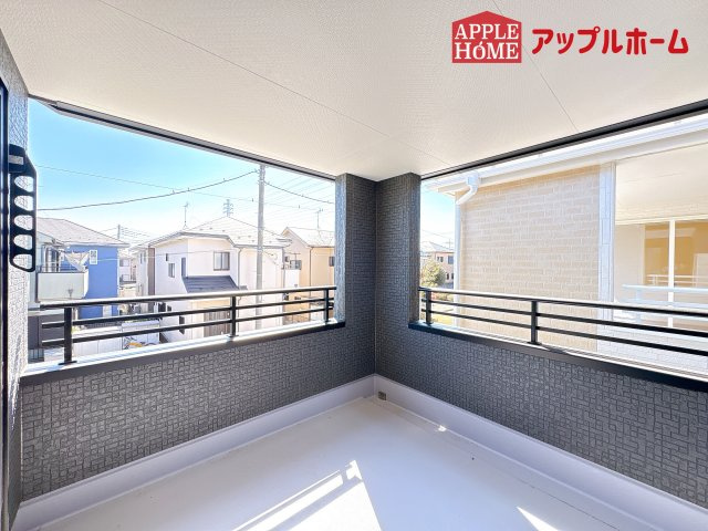 [新築住宅] 鴻巣市東 第4 全4棟のバルコニー|インナーバルコニーで突然の雨でも安心♪直射日光を防げるので、紫外線を気にせず自然の光や風を感じながら日光浴もできちゃいます♪