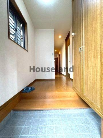 加納戸建の玄関