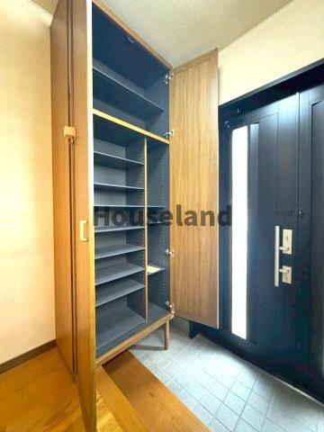 加納戸建の玄関