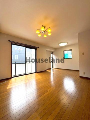 加納戸建の洋室