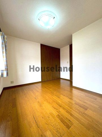 加納戸建の洋室