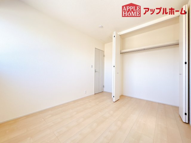 [新築住宅] 鴻巣市東 第4 全4棟の洋室|２階居室は全室収納あり！たっぷりある収納活用でお部屋もキレイを保てます♪