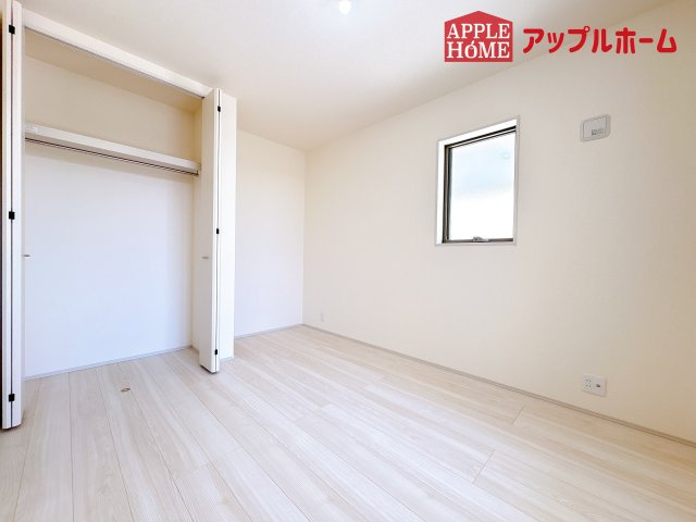 [新築住宅] 鴻巣市東 第4 全4棟の洋室|２階居室は全室収納あり！たっぷりある収納活用でお部屋もキレイを保てます♪