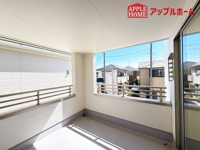 [新築住宅] 鴻巣市東 第4 全4棟のバルコニー|インナーバルコニーで突然の雨でも安心♪直射日光を防げるので、紫外線を気にせず自然の光や風を感じながら日光浴もできちゃいます♪